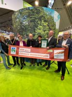 „Traufgänge Schwäbische Alb“ erneut als Premium-Wanderregion zertifiziert