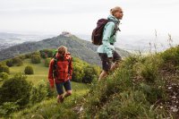 „Traufgänge Schwäbische Alb“ erneut als Premium-Wanderregion zertifiziert