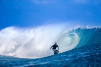 Tourism Fiji - Surfing Cloudbreak /Copyright: Tourism Fiji