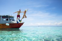 Tourism Fiji - Direkt vom Boot ins Wasser /Copyright: Tourism Fiji