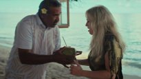Tourism Fiji: Open for Happiness mit Rebel Wilson